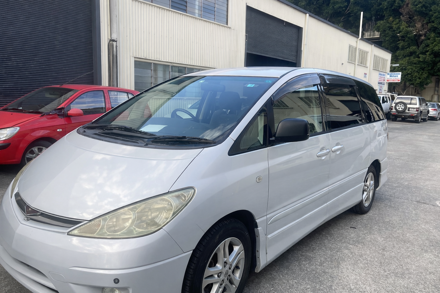 Toyota Estima White 2004