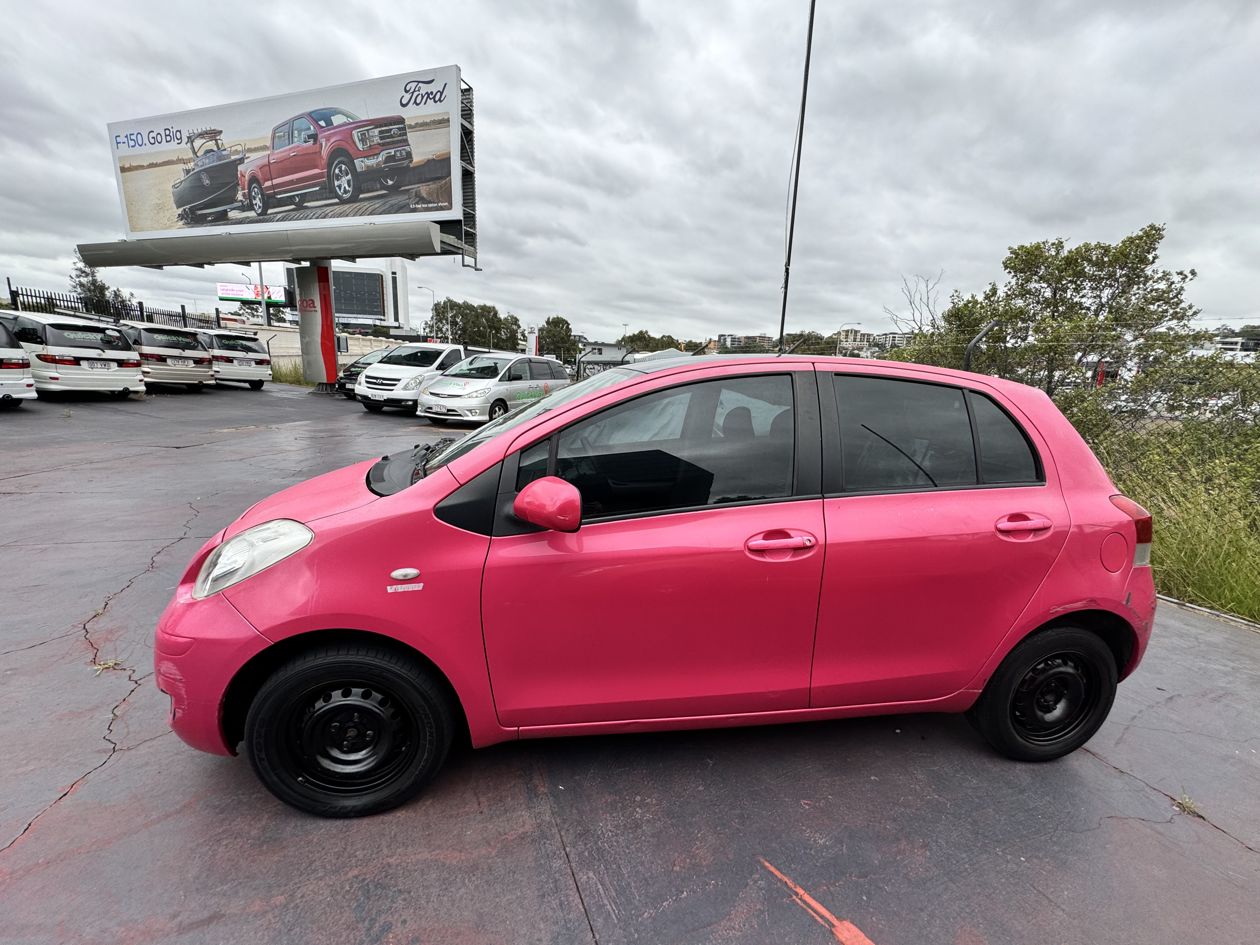 Toyota Yaris Hatchback Pink 2011