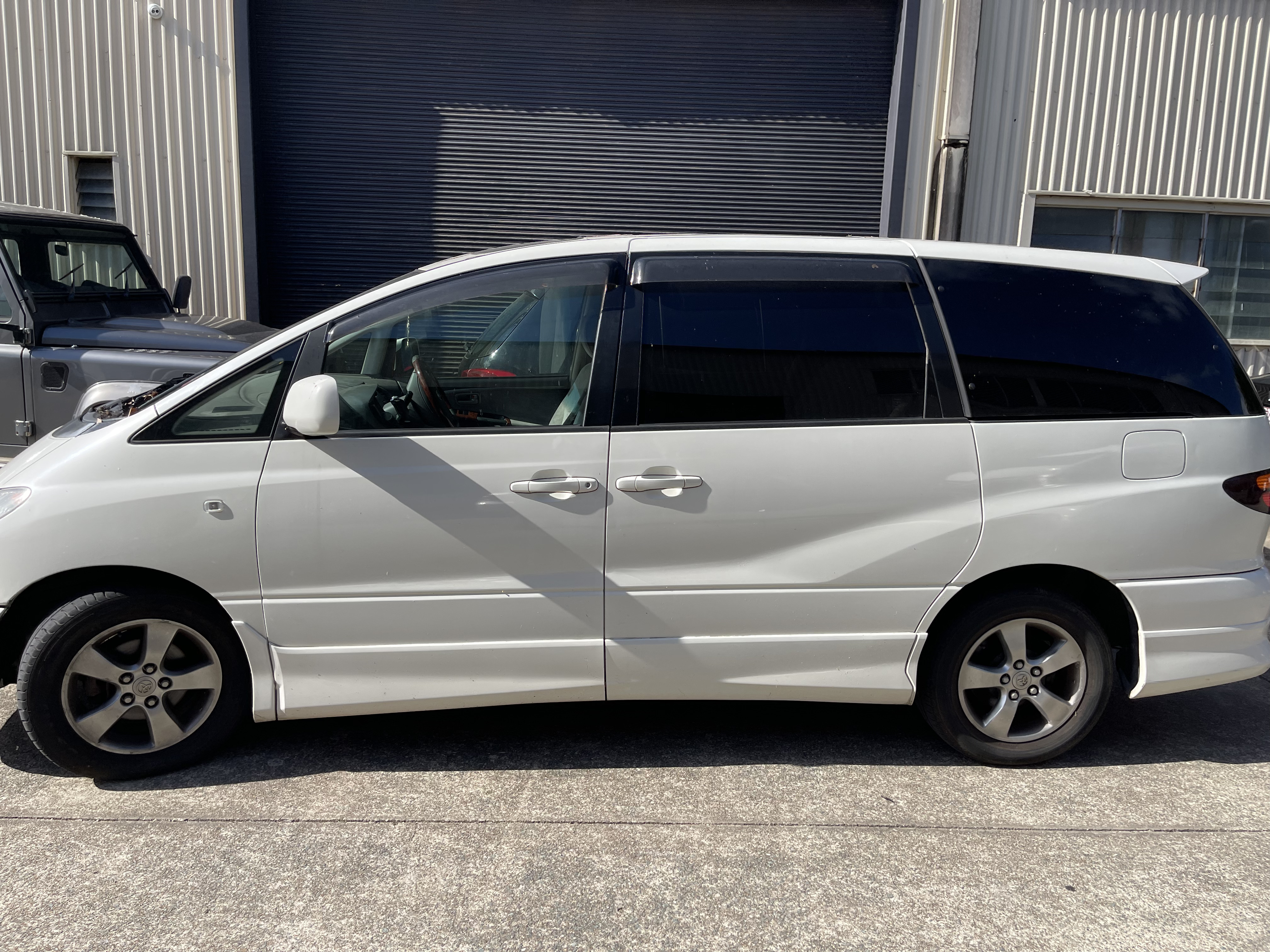 Toyota Estima Wagon White 2002