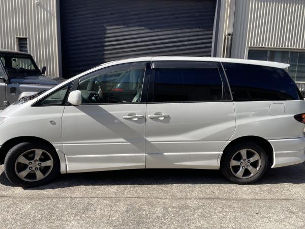 Toyota Estima Wagon White 2002